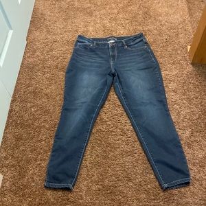 Maurices jegging dark wash good condition.